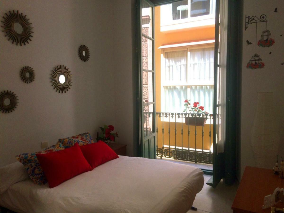 Apartamento Mon Chéri Málaga Esterno foto